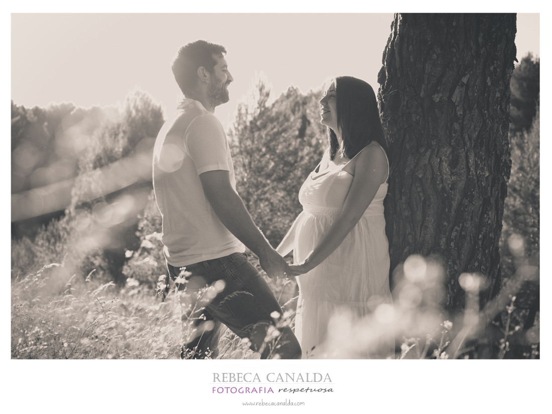 Embarazo fotografia exterior parejas