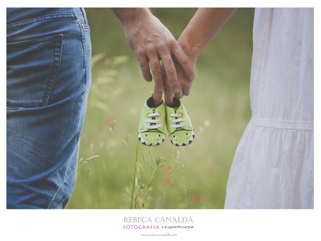 Embarazo fotografia exterior patucos